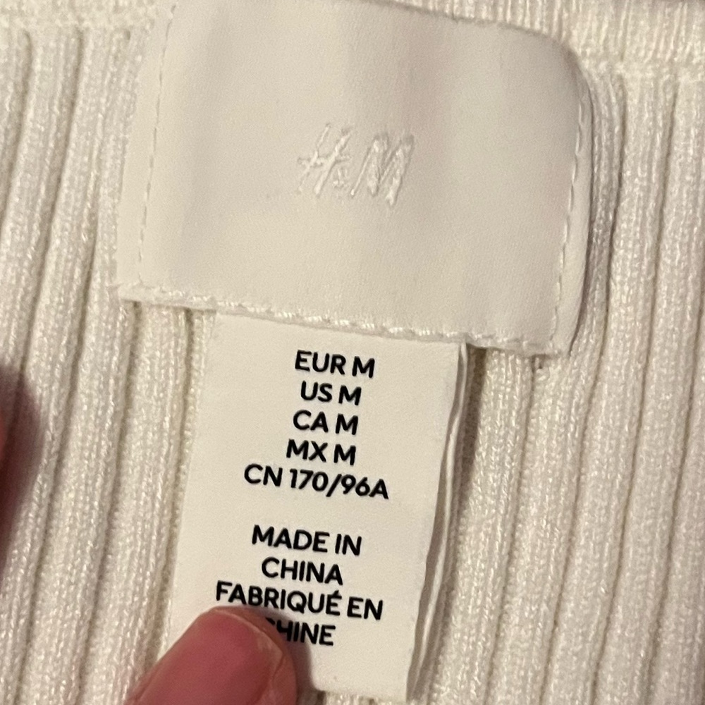 NWOT! H&M ‘Rib-Knit Top’ - Picture 7 of 7